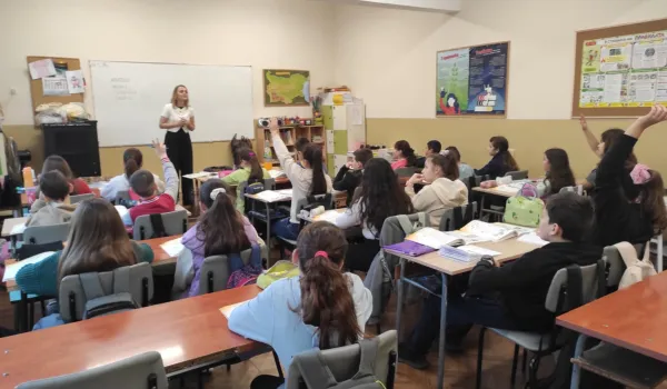 Изображение за Урок по Български език и литература.