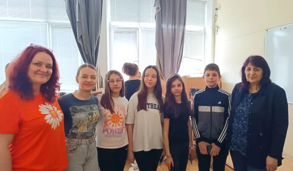 Изображение за Финална среща по Големия въпрос в VI клас - &amp;quot;Как общуват растенията?&amp;quot;