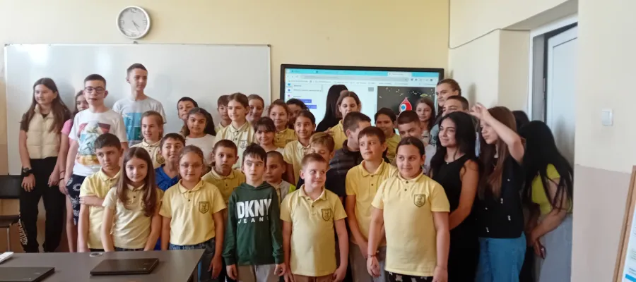 Основно изображение за Интегративен урок КМИТ и АЕ