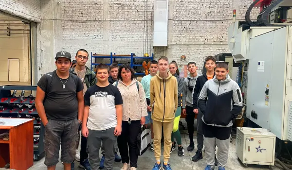 Изображение за Професиите и нашето образование