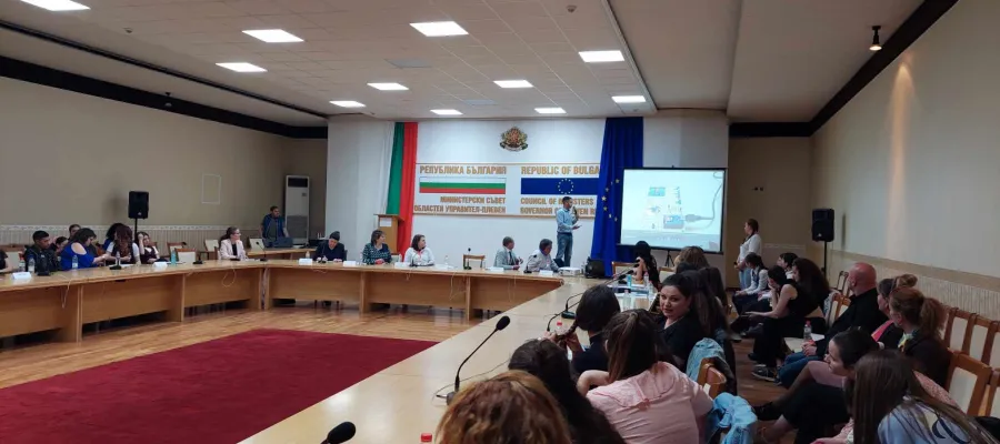 Основно изображение за УЧАСТИЕ В РЕГИОНАЛЕН МЛАДЕЖКИ ФОРУМ