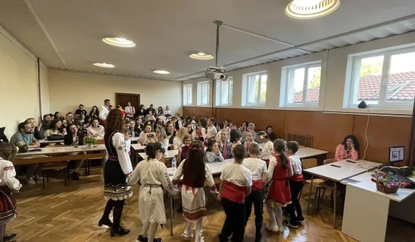 Изображение за ПАРТНЬОРСТВО МЕЖДУ УЧИЛИЩЕ И УНИВЕРСИТЕТ