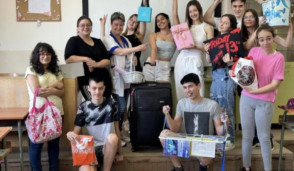 Изображение за ДЕН БЕЗ УЧЕНИЧЕСКИ РАНИЦИ