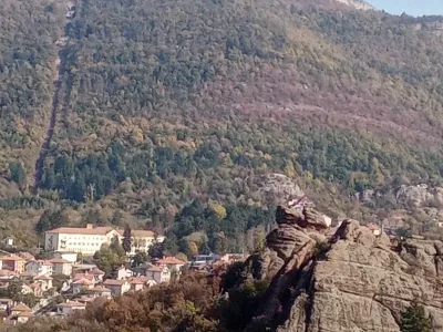 7dd57b5b-9e80-44e6-95a2-bcfa9b7c094f.jfif