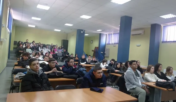 Изображение за Среща на ученици с представител на науката