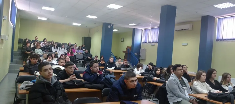 Основно изображение за Среща на ученици с представител на науката