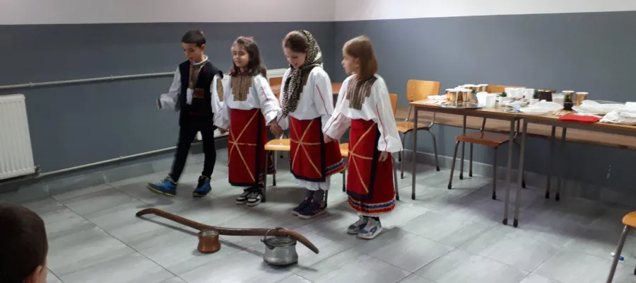 Основно изображение за Различен коледен урок!