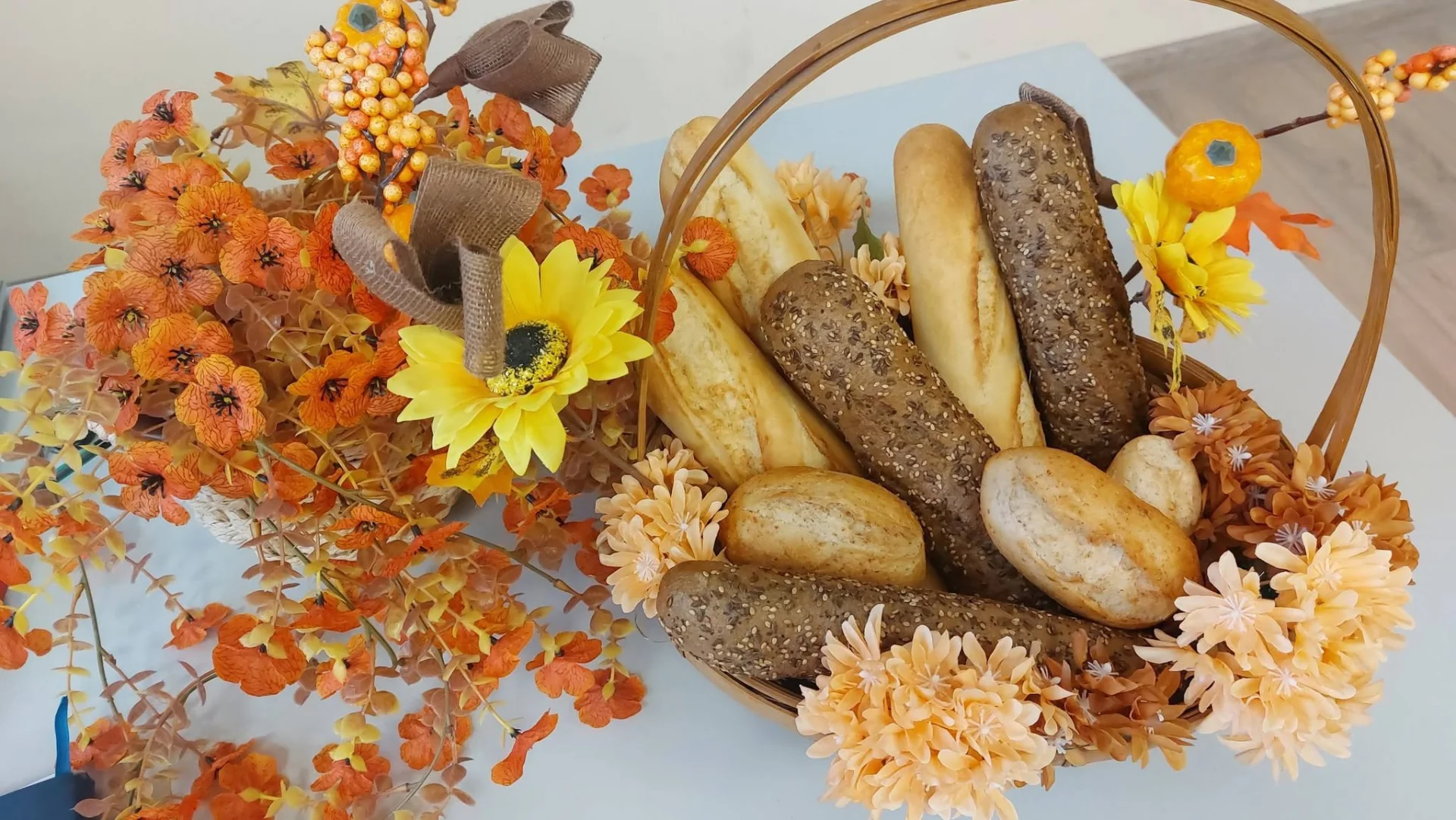 С УВАЖЕНИЕ КЪМ ХЛЯБА И ТРУДА